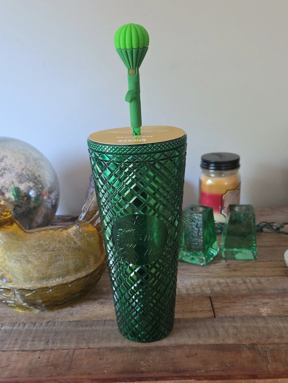 Starbucks textured lattice